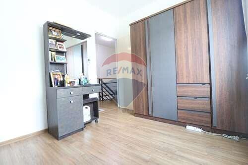 110 Sqm., 3 Beds, 2 Baths Townhouse listed for ฿ 2,500,000.