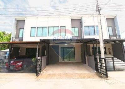 110 Sqm., 3 Beds, 2 Baths Townhouse listed for ฿ 2,500,000.