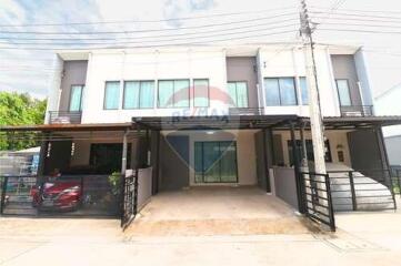 110 Sqm., 3 Beds, 2 Baths Townhouse listed for ฿ 2,500,000.