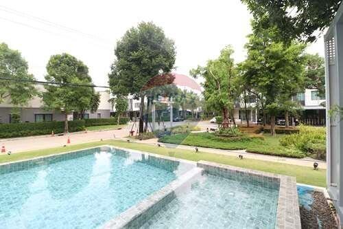 110 Sqm., 3 Beds, 2 Baths Townhouse listed for ฿ 2,500,000.