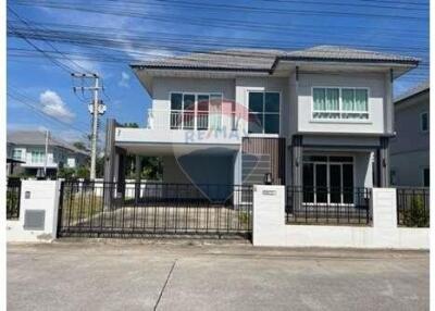 228 Sqm. Townhouse listed for ฿ 4,400,000.