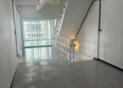 For Sale Bangkok Town House Borommaratchachonnani Bang Phlat