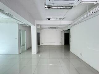 For Rent Bangkok Retail Silom BTS Sala Daeng MRT Si Lom Bang Rak