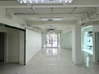 For Rent Bangkok Retail Silom BTS Sala Daeng MRT Si Lom Bang Rak