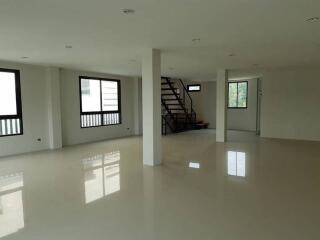 For Sale and Rent Bangkok Home Office Sukhumvit BTS On Nut Khlong Toei