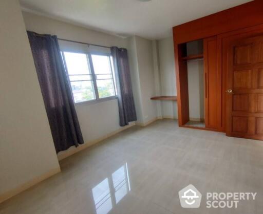 2-BR Condo near BTS Phra Khanong