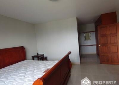 2-BR Condo near BTS Phra Khanong