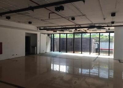 For Rent Bangkok Office Ratchadaphisek BTS Asok MRT Sukhumvit Khlong Toei