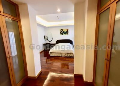 3 Bedrooms Modern Furnished Apartment - Sathorn