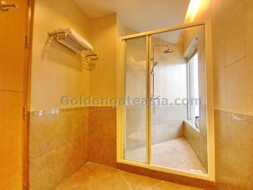 3 Bedrooms modern furnished apartment - Sathorn