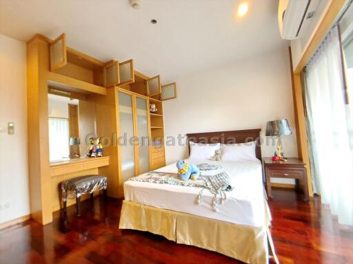 3 Bedrooms modern furnished apartment - Sathorn