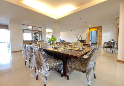 3 Bedrooms modern furnished apartment - Sathorn