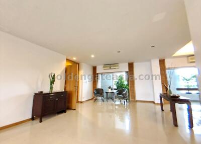 3 Bedrooms modern furnished apartment - Sathorn