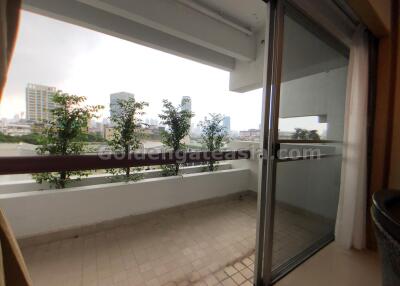 3 Bedrooms modern furnished apartment - Sathorn