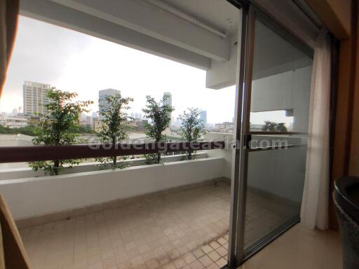 3 Bedrooms modern furnished apartment - Sathorn