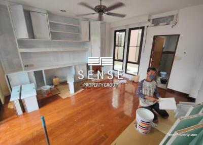 Private House for rent in Thonglor