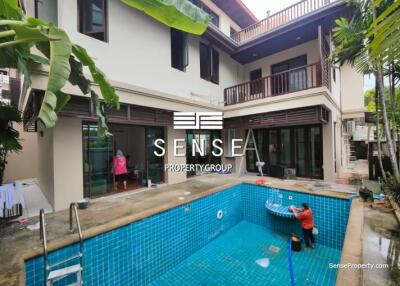 Private House for rent in Thonglor