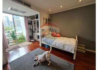 Pet-Friendly 41Bed Condo on High Floor with Good Air Circulation