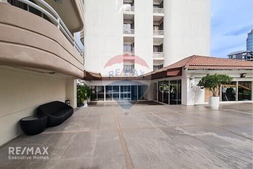 Pet-Friendly 41Bed Condo on High Floor with Good Air Circulation