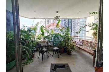 Pet-Friendly 41Bed Condo on High Floor with Good Air Circulation