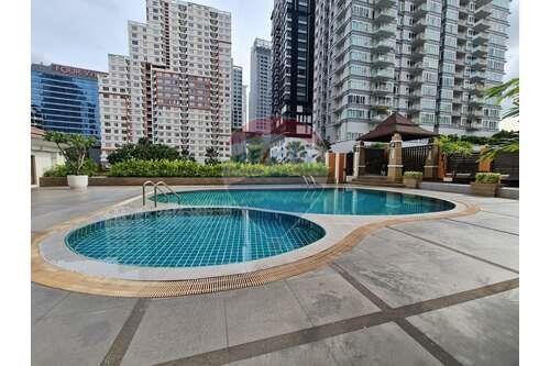 Pet-Friendly 41Bed Condo on High Floor with Good Air Circulation