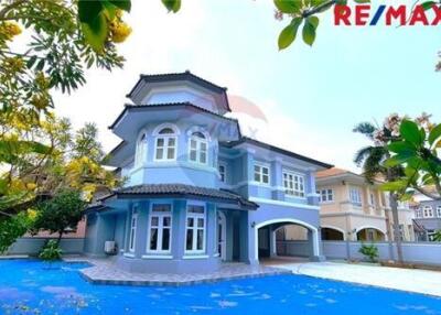 230 Sqm., 3 Beds Townhouse listed for ฿ 5,500,000.