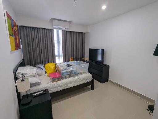 คอนโดนี้มี 2 ห้องนอน  อยู่ในโครงการ คอนโดมิเนียมชื่อ The Park Jomtien Condominium 