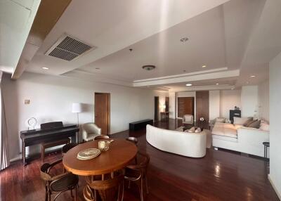 2-bedroom spacious condo for sale close to Icon Siam