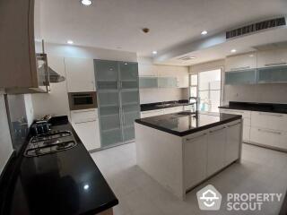 4-BR Apt. near BTS Phrom Phong