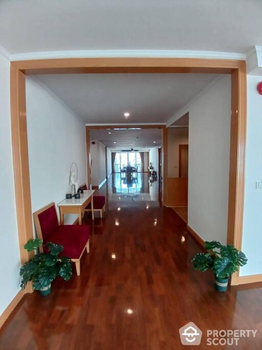 4-BR Apt. near BTS Phrom Phong