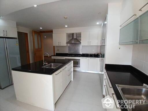 4-BR Apt. near BTS Phrom Phong