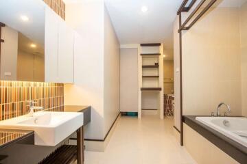 Exquisite One-Bedroom Apartment in Nimman Area at The Unique