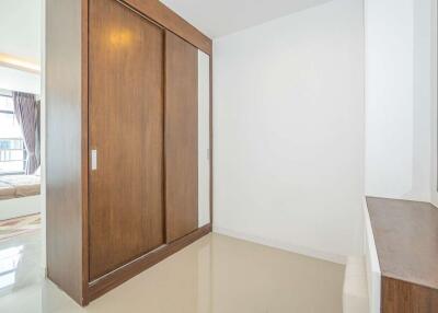 2 Bedroom, 2 Bathroom Fully Furnished Condo For Sale : The Jigsaw 2 Condo