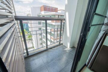 2 Bedroom, 2 Bathroom Fully Furnished Condo For Sale : The Jigsaw 2 Condo