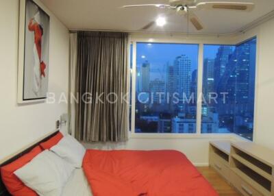 Condo at Wind Sukhumvit 23 for rent