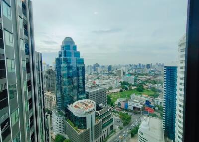 Life One Wireless - One Bedroom Condo for Rent 600 m. to BTS Phloen Chit