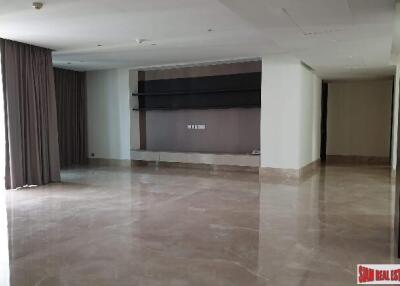 The Infinity Condo - Luxury Three Bedroom Plus maid Room for Rent Near BTS Chong No Si