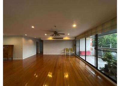 Pet Friendly 3-Bedroom Condo in Prime Sukhumvit Area with Spacious Layout