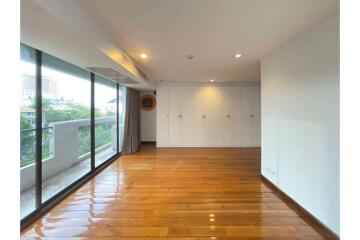 Pet Friendly 3-Bedroom Condo in Prime Sukhumvit Area with Spacious Layout