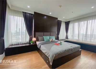 For Sale: 2 Bedroom Condo at The Emporio Place, BTS Phrom Phong 14 Mins Walk