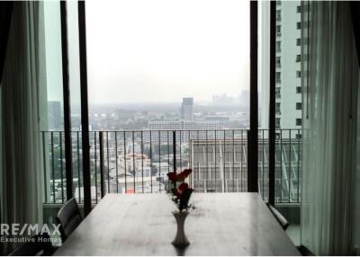 For Sale: 2 Bedroom Condo at The Emporio Place, BTS Phrom Phong 14 Mins Walk