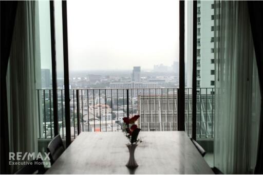 For Sale: 2 Bedroom Condo at The Emporio Place, BTS Phrom Phong 14 Mins Walk