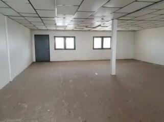 spacious empty room with windows