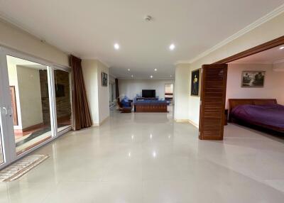 2 Bedrooms Condo in Executive Residence 1 Pratumnak C011750