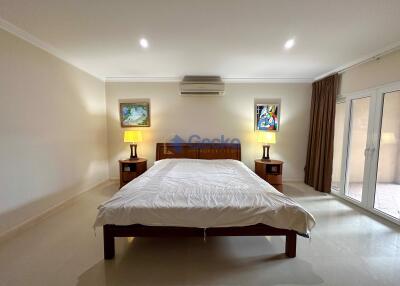 2 Bedrooms Condo in Executive Residence 1 Pratumnak C011750