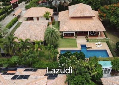 White Lotus 2 : 5 Bedroom, Balinese Style, Luxury Pool Villa close to Hua Hin Town