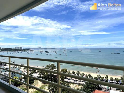 Front Facing Ocean View 1 Bed 2 Bath Condo in Central Pattaya CR6471