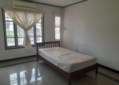 3 Bedroom House Busarin Village, Land and House Park, Nong Chom