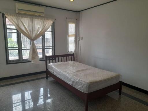 3 Bedroom House Busarin Village, Land and House Park, Nong Chom