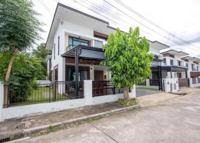 Ban Nawarat at Nam Phrae 3-Bedroom House to Rent